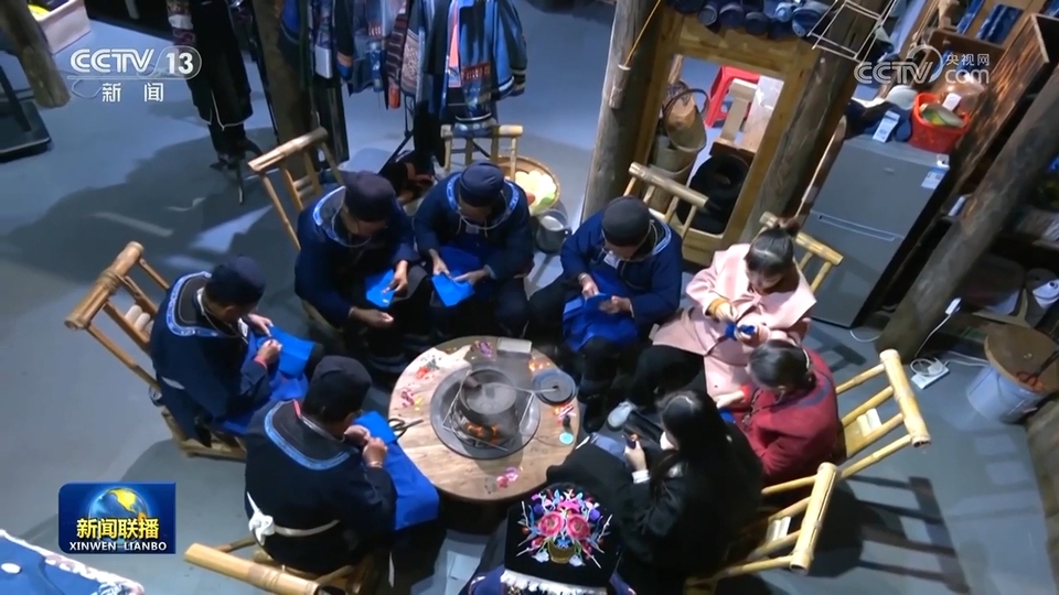 【築夢現代化 共繪新圖景·代表委員履職故事】李利:傳承非遺 讓傳統文化走得更遠