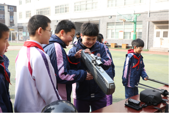 石家庄市桥西区：特警进校园 共筑安全防线_fororder_石家庄市桥西区：特警进校园 共筑安全防线21