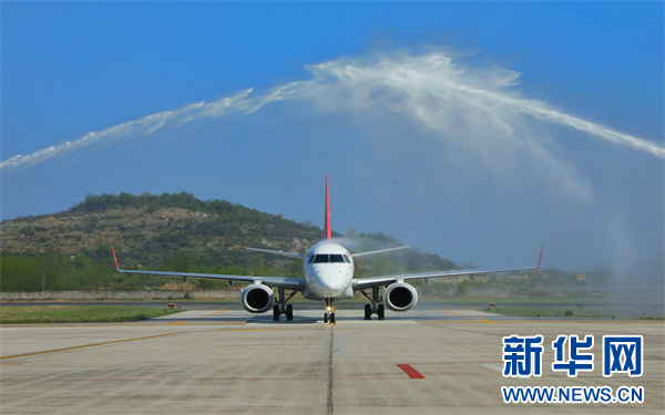 站式游览,去年以来,贵州在省内多座干支线机场之间陆续打通空中走廊