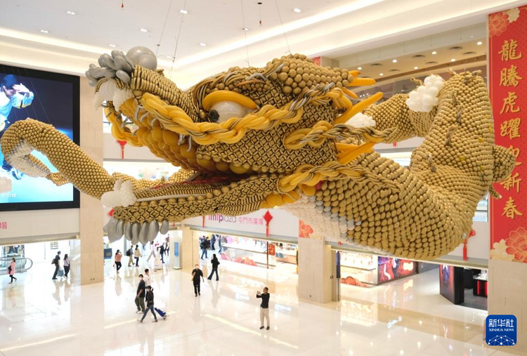 香港故事｜香港气球师和世界最大“气球龙”