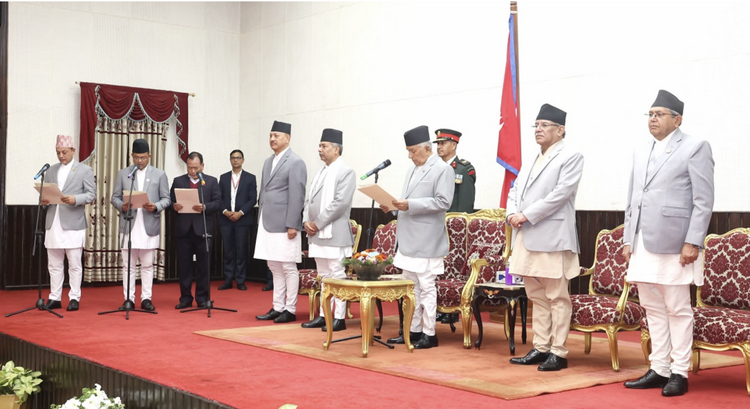 尼泊尔总理改组内阁 多名新任部长宣誓就职