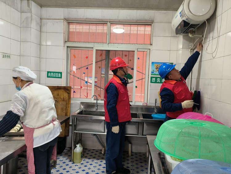 传承雷锋精神 传递温暖力量_fororder_图片2