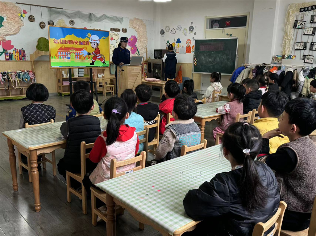 【原創】隴南徽縣消防救援大隊走進轄區幼兒園上好“開學第一課”_fororder_微信圖片_20240306142523