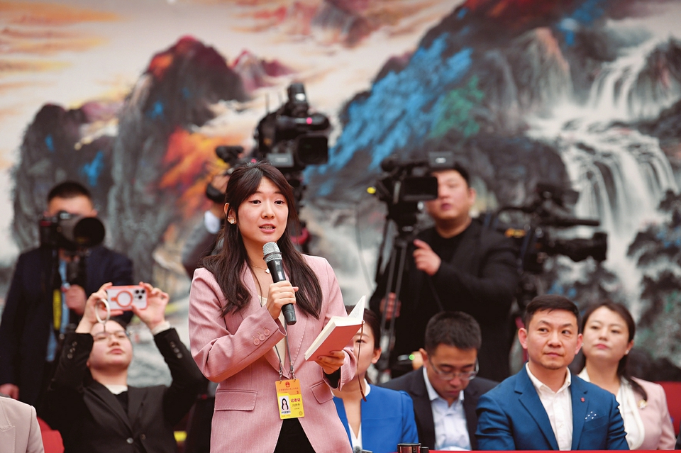 中外媒体记者点赞山西经济社会发展成就_fororder_e2cb1184b7291d05d1b431d2c17a296f