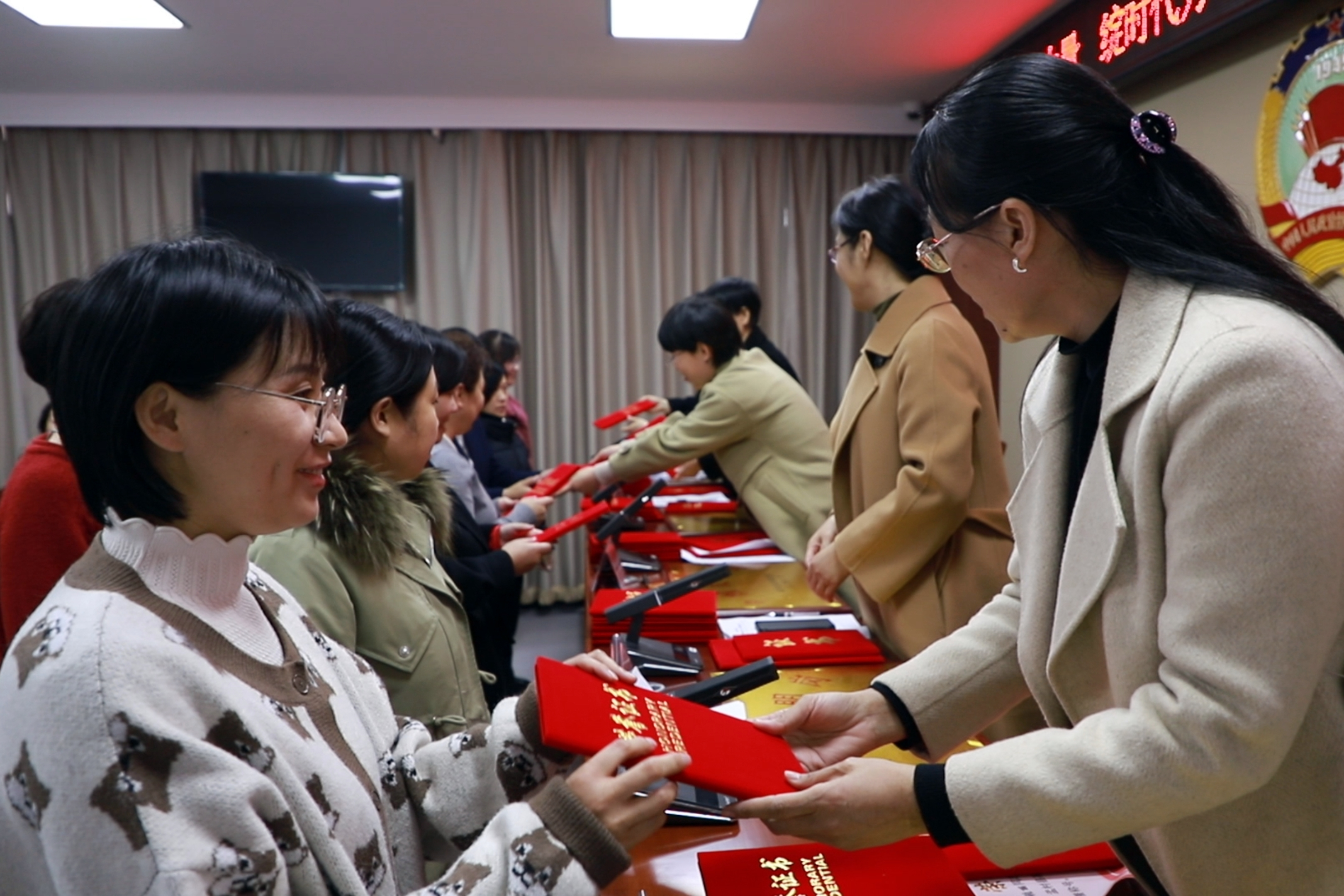 河北孟村：把温暖送给每个“她”_fororder_图片 2