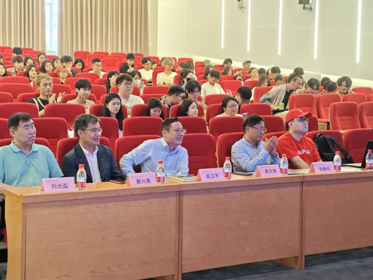 华南农业大学珠江学院传媒学院携手举办“人工智能”主题讲座
