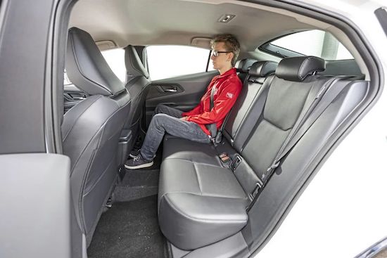 楔形車身、插電混動:試駕豐田普銳斯_fororder_image007