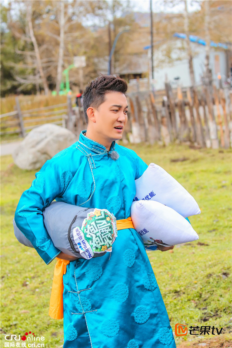 《爸爸4》 铁打的村长流水的爸 李锐骑马帅气出场