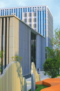 （转载）成都加快发展新质生产力 聚焦产业转型升级  “新三样”打造经济增长新“引擎”