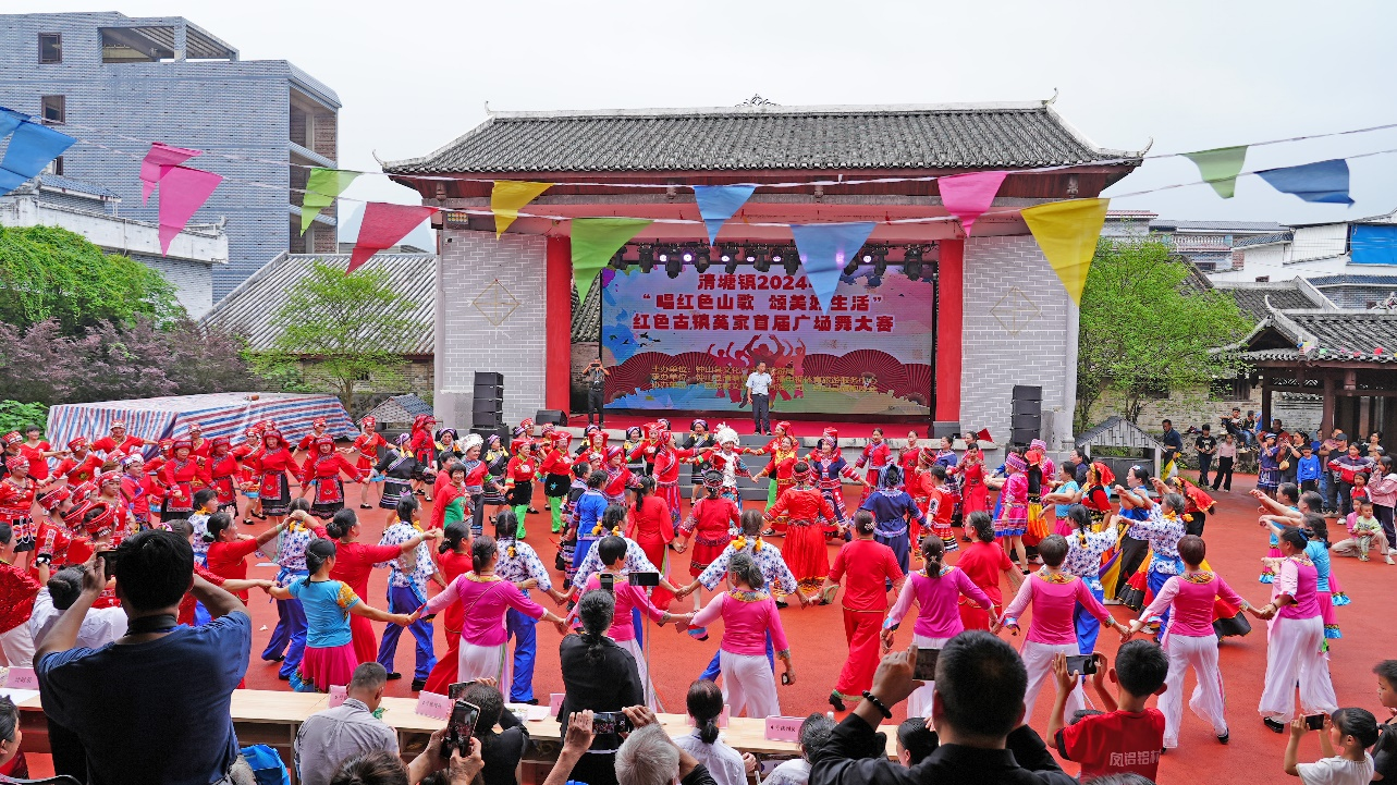 【潮起三月三】广西钟山：舞动“三月三” 红色古镇潮起来_fororder_图片45