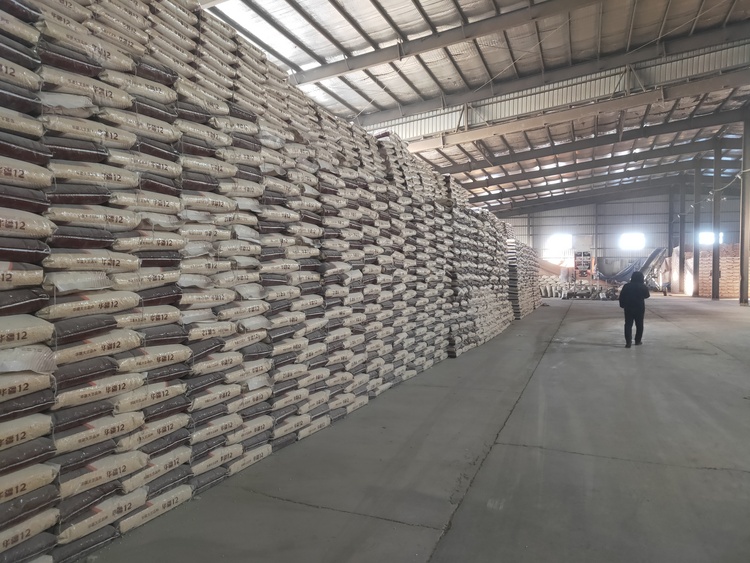 北国春来早丨黑河市：农事“升温”早  黑土备耕忙_fororder_全力抓好春子生产加工，指导种子加工企业开足马力加工生产良种 