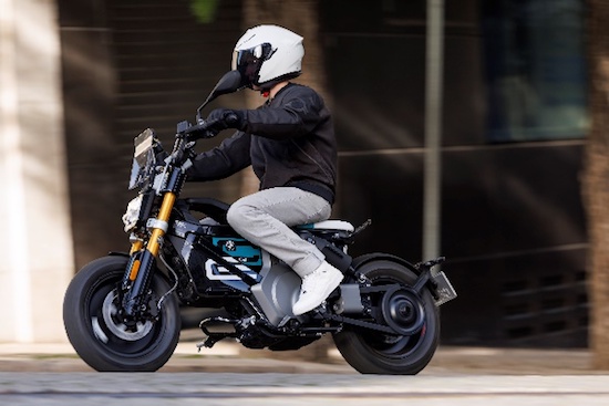 电动跑酷者 全新BMW CE 02即将中国亮相_fororder_image002