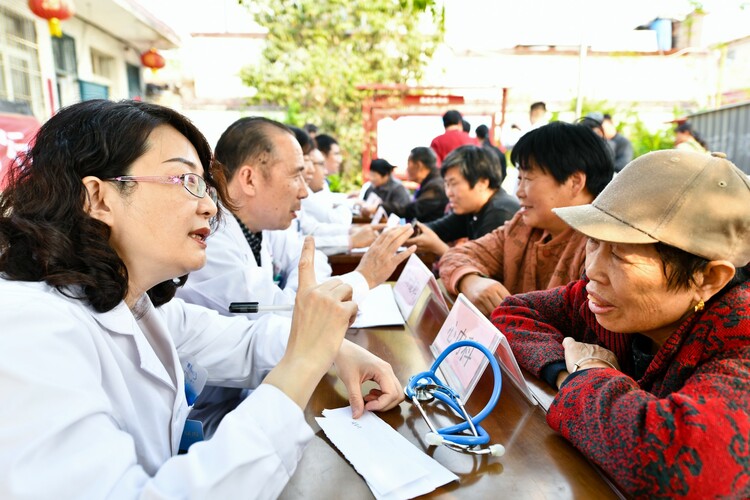 蒼鷺歸來顯春色 綠水青山添生機_fororder_2