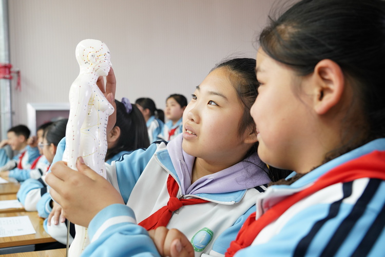 唐山开平：中医传古今 守护好“瞳”年_fororder_图3.JPG