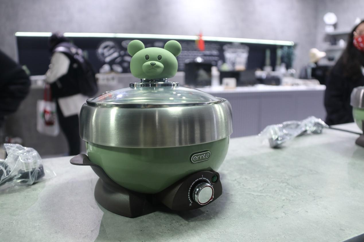 AWE 2024 现场直击丨是颜控又怎么样？好看的东西就是惹人喜欢啊！【组图】_fororder_wps_doc_7