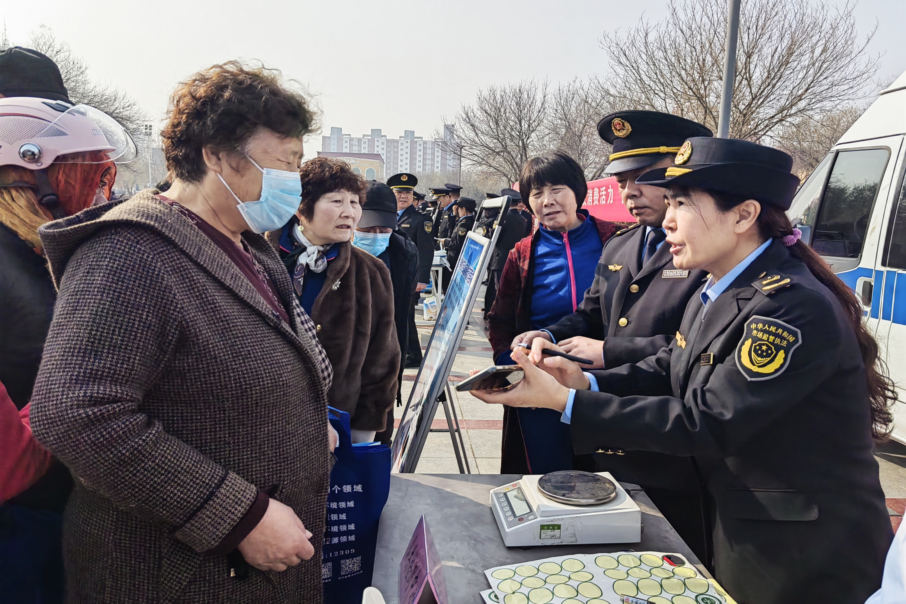 河北定兴：多措并举让群众消费无忧_fororder_004