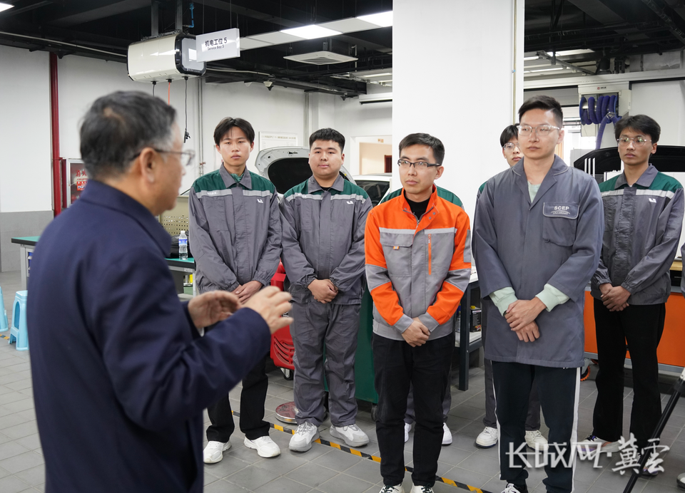 代表委员回岗位张运凯提升职业院校与企业同频共振的能力