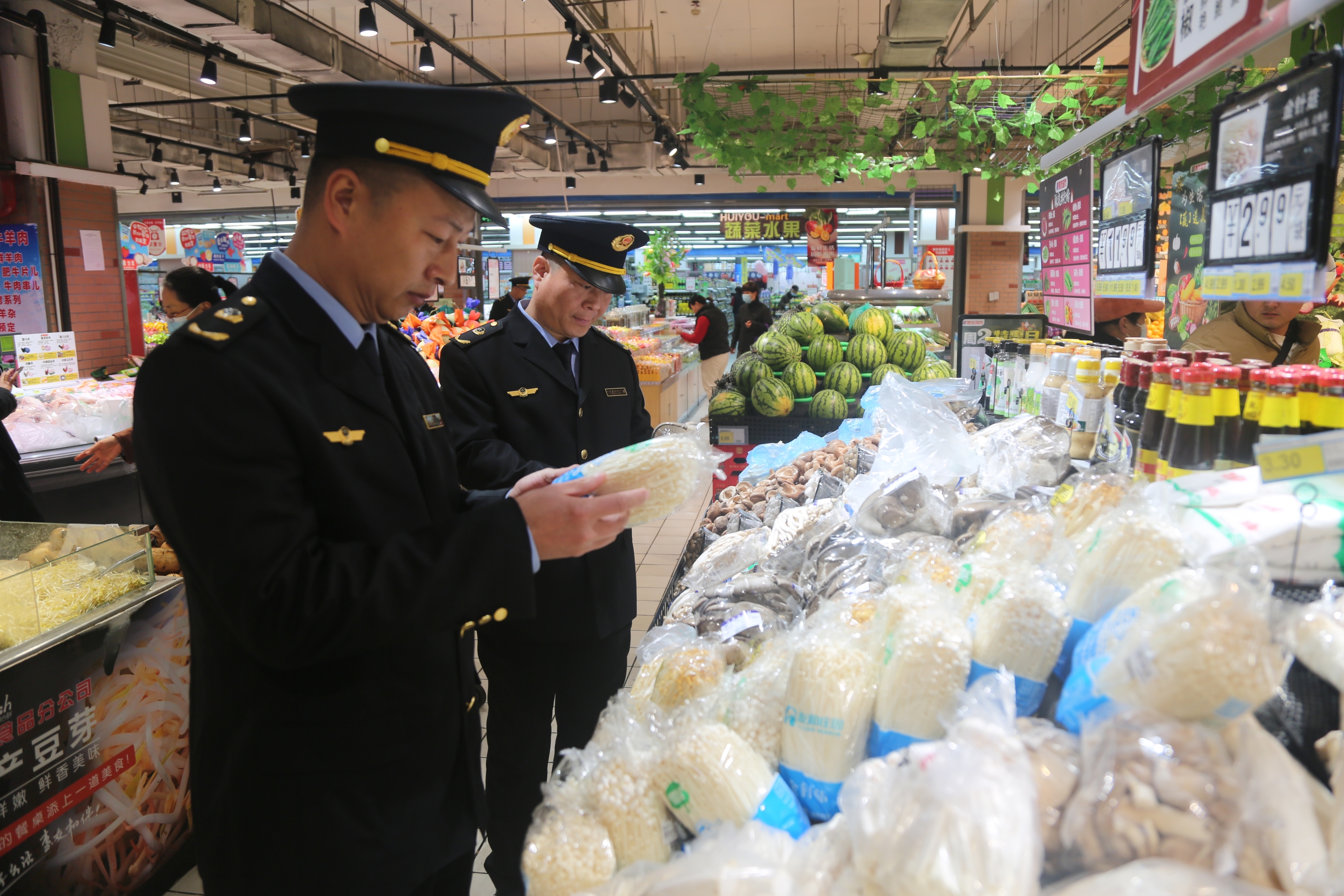 河北定兴：多措并举让群众消费无忧_fororder_007