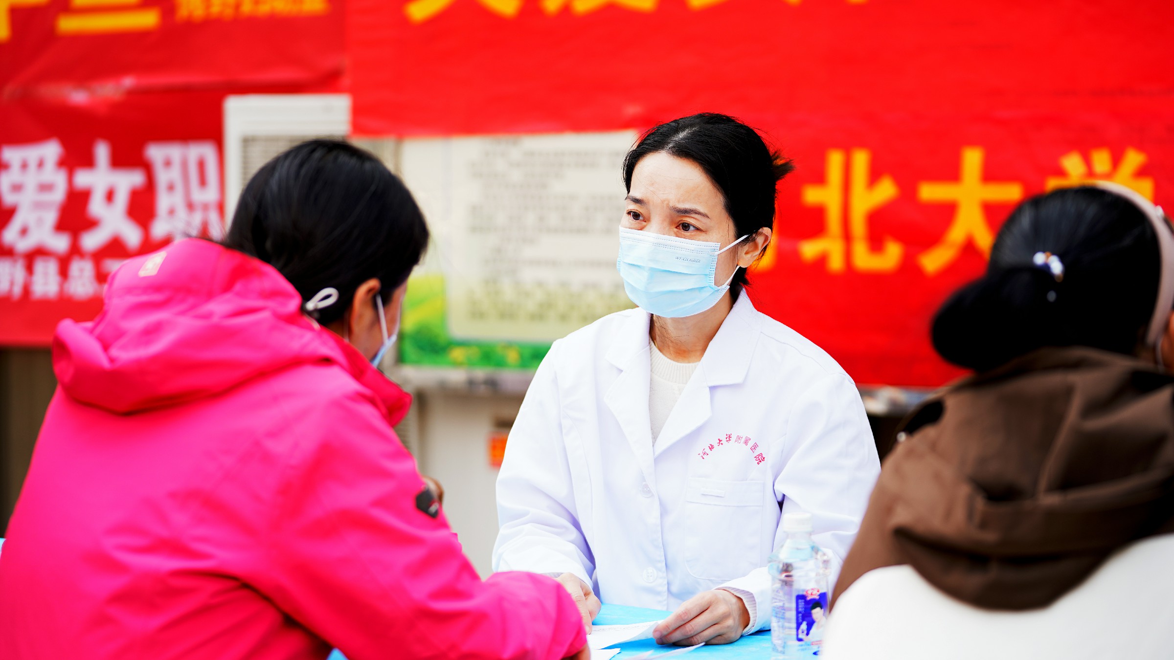 保定博野专家义诊进基层关爱健康暖民心