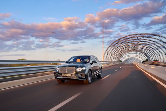 個性化定制服務的旺盛需求 助推賓利汽車2023年實現歷史第二高財務業績_fororder_image004