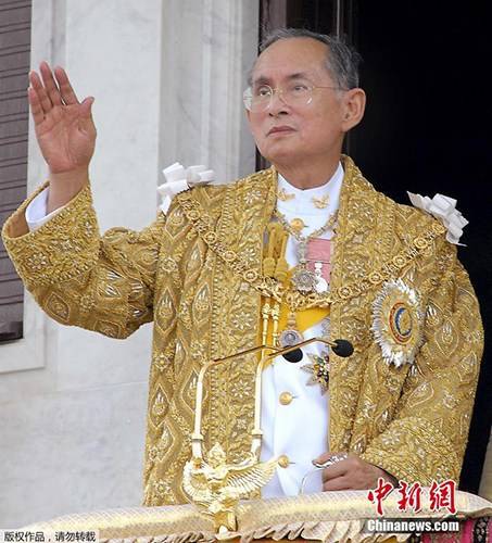 泰国王储要求与人民一起举哀 暂缓登基即位