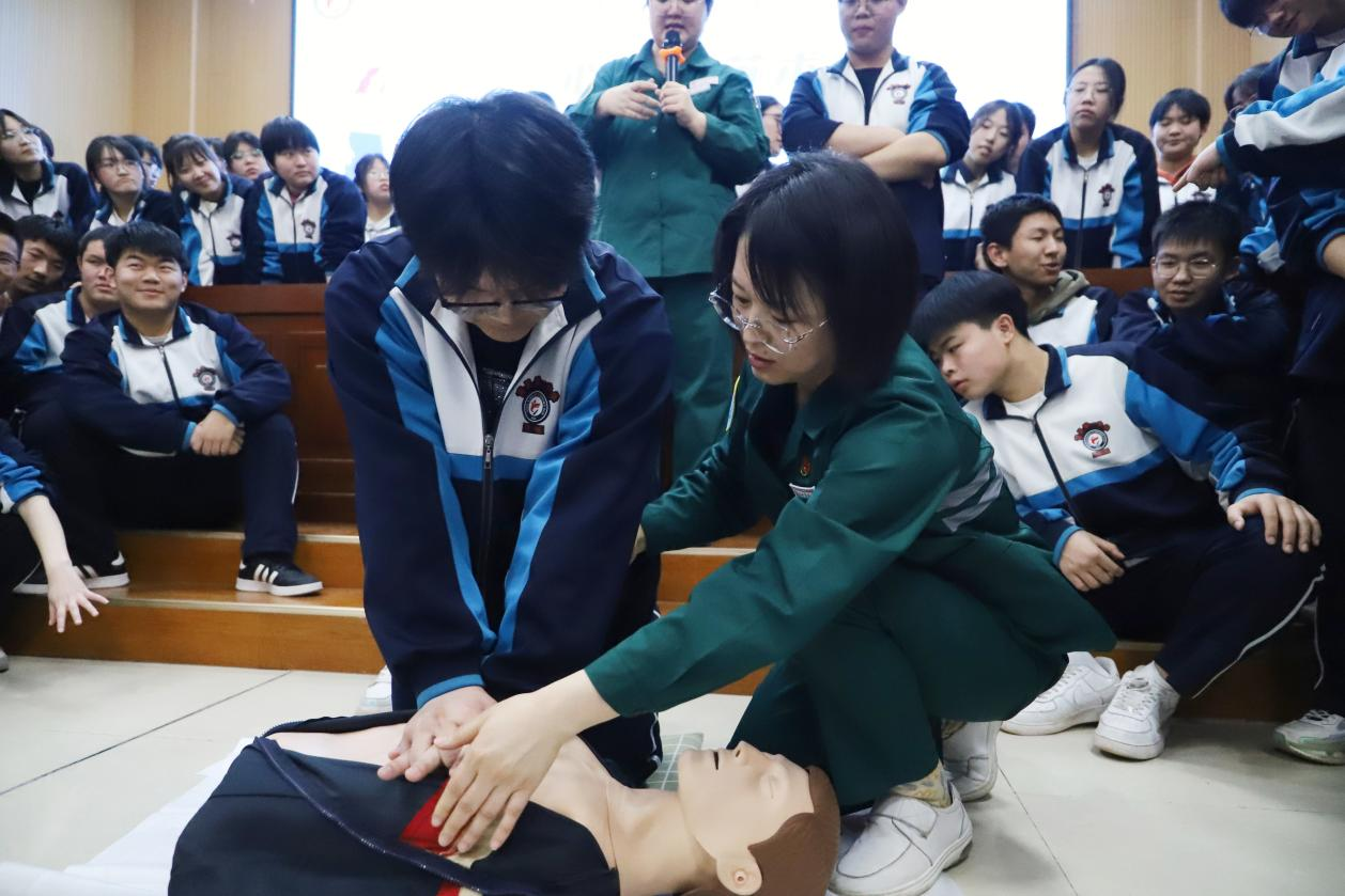 河北青县：急救知识进校园 守护生命伴成长_fororder_图片 2