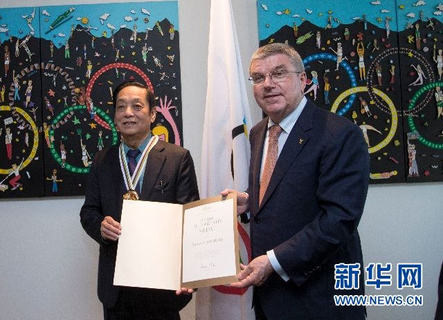 北京奥运会吉祥物“福娃”设计者韩美林获颁国际奥委会“顾拜旦奖章” 北京奥运会吉祥物“福娃”设计者韩美林获颁国际奥委会“顾拜旦奖章”