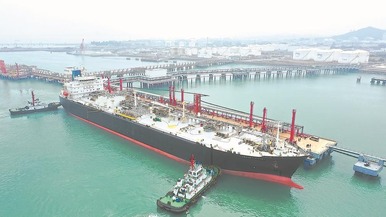 福建省首个公用液化烃码头迎来首艘外贸轮