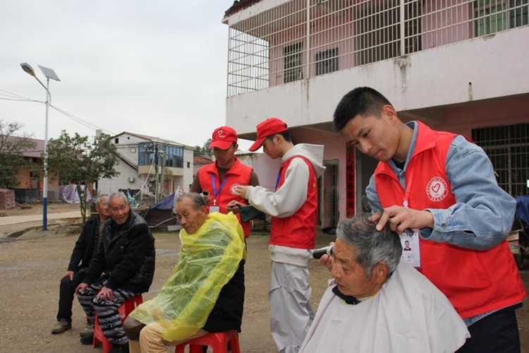 南昌工學院開展學雷鋒活動月 掀起學雷鋒志願服務熱潮_fororder_3