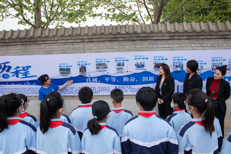 河北定興:把課堂搬進水廠 探秘“一滴水”的旅程_fororder_004