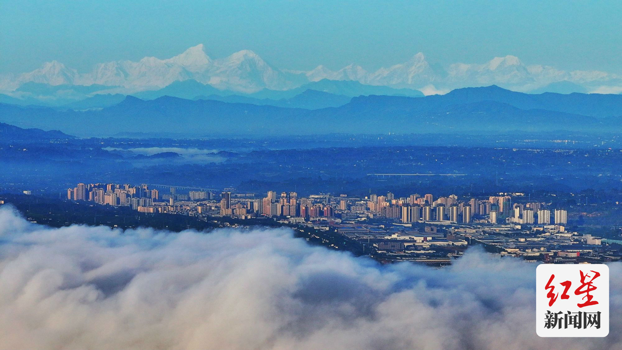 （转载）暖阳回归 在蒲江长秋山遥望雪山