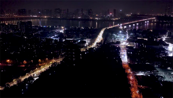 湖北武汉：地标建筑熄灯一小时 守护地球不止一小时_fororder_图片5