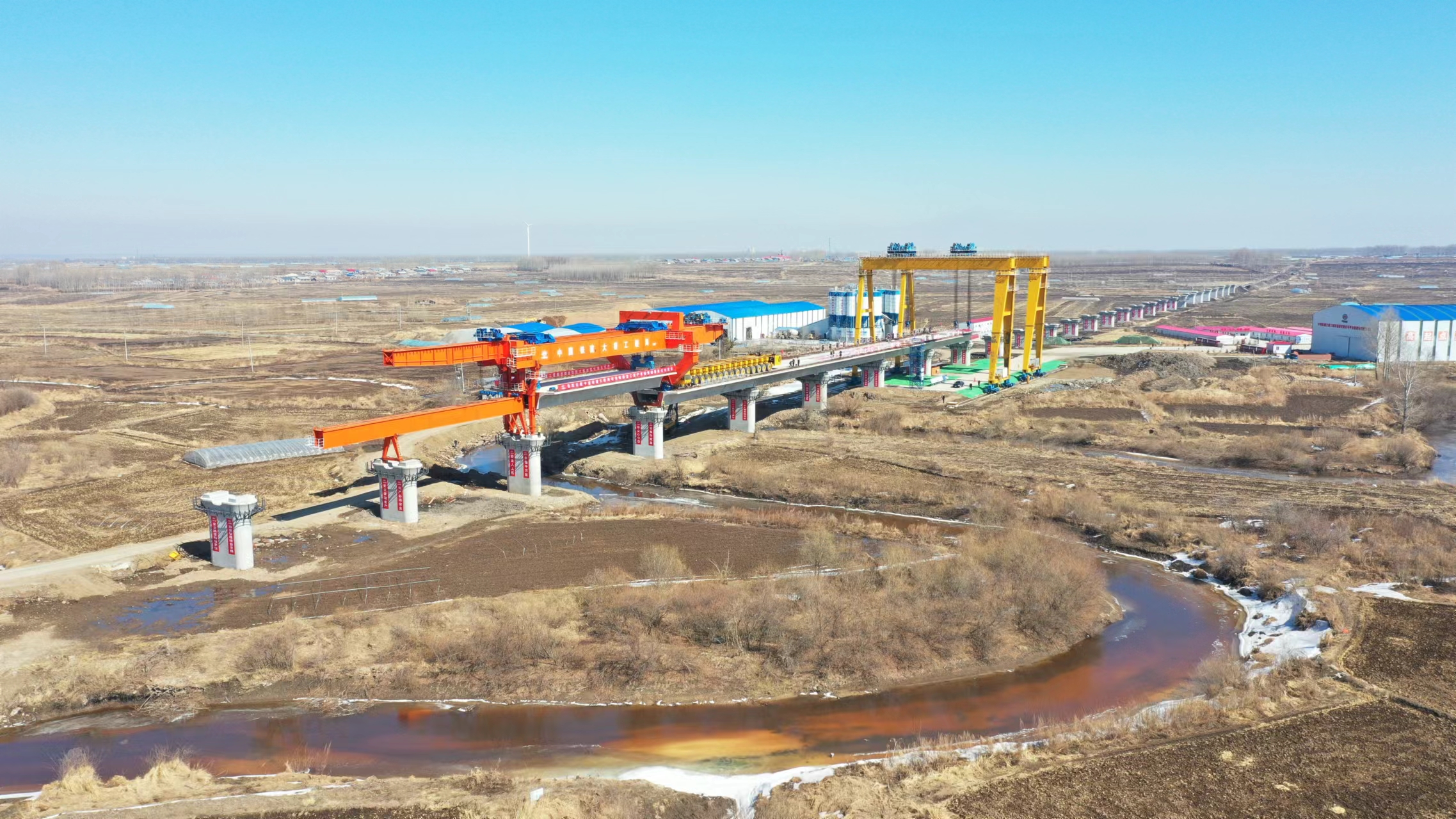 我国在建最北端高铁哈伊高铁哈铁段建设进入架梁施工阶段_fororder_微信图片_20240327090501