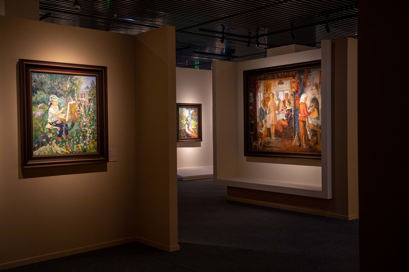 （转载）画框内外感受“艺术与生命”涌动 俄罗斯艺术家瓦列里·列德涅夫作品展开幕