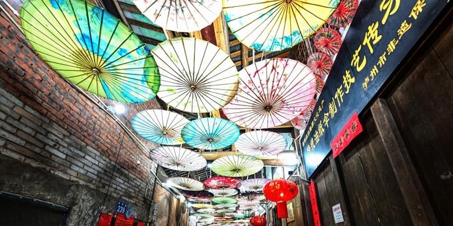 四川瀘州：紙傘製作忙 “非遺”靚市場