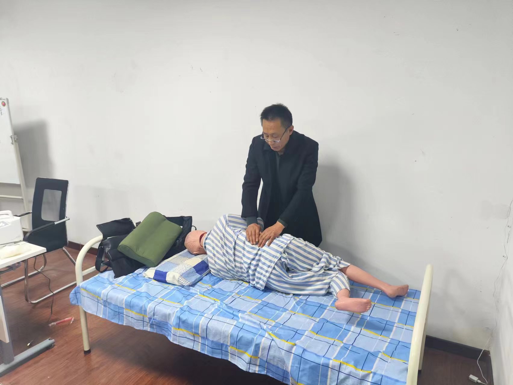 唐山路北：开展养老护理培训，助力人才队伍建设_fororder_路北区民政局组织开展养老护理员培训班，图为培训会现场 中共路北区委宣传部 摄 