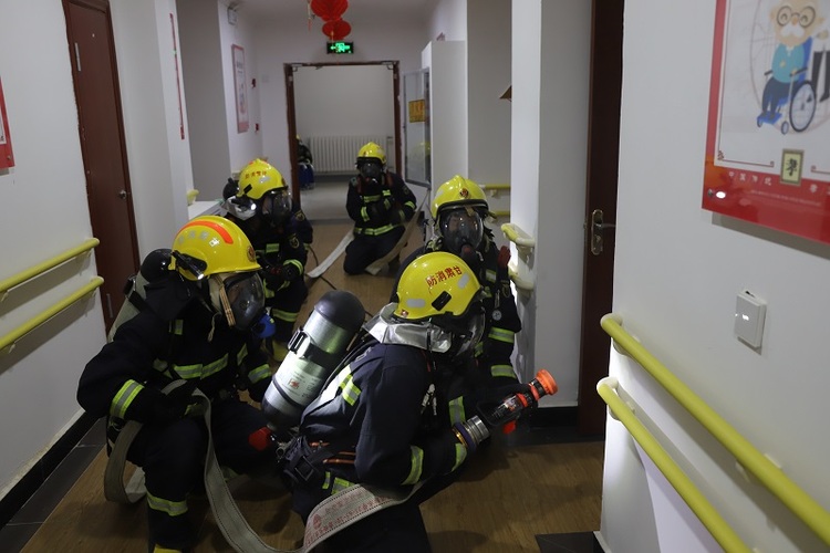西和消防救援大队联合多部门开展老年公寓应急救援疏散演练_fororder_（4
