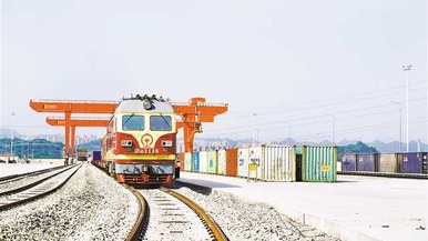 重慶涪陵龍頭港鐵路專用線開行西部陸海新通道集裝箱班列