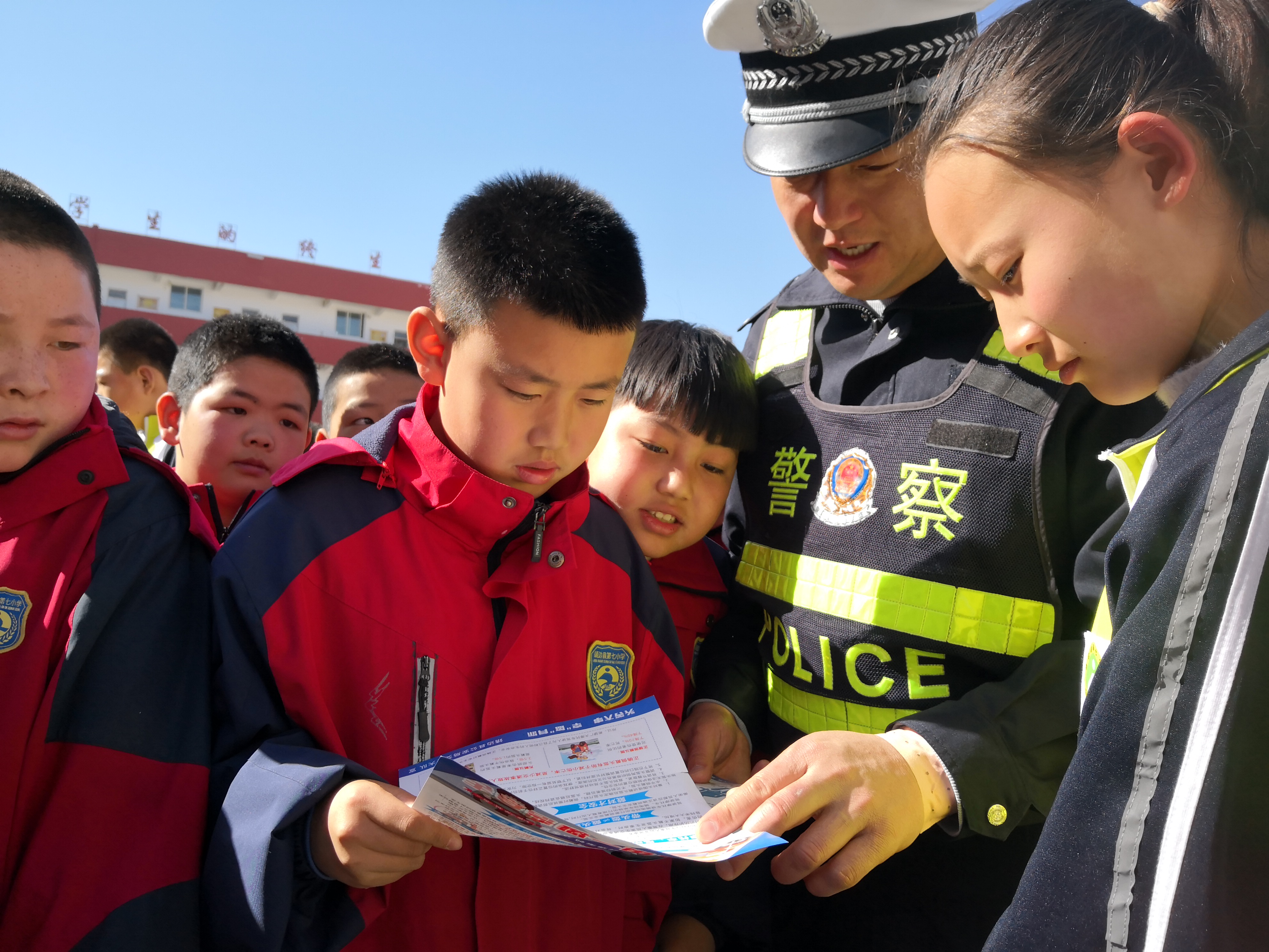 榆林市靖边县：让交通安全接地气入人心_fororder_进校园