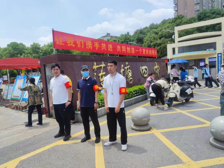 江西南昌县莲塘四中开展电动车安全隐患整治行动_fororder_11