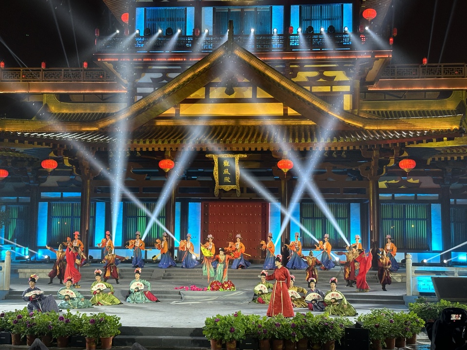 古韵今风共融！第41届中国洛阳牡丹文化节开幕式上演盛世隋唐