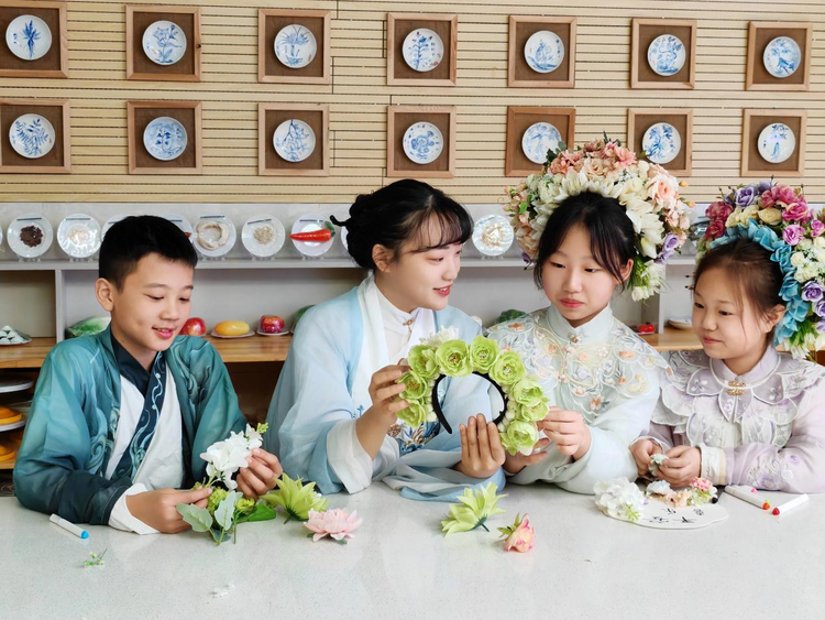 石家庄市新华区开展“我们的节日·清明”主题教育实践活动_fororder_图片 3