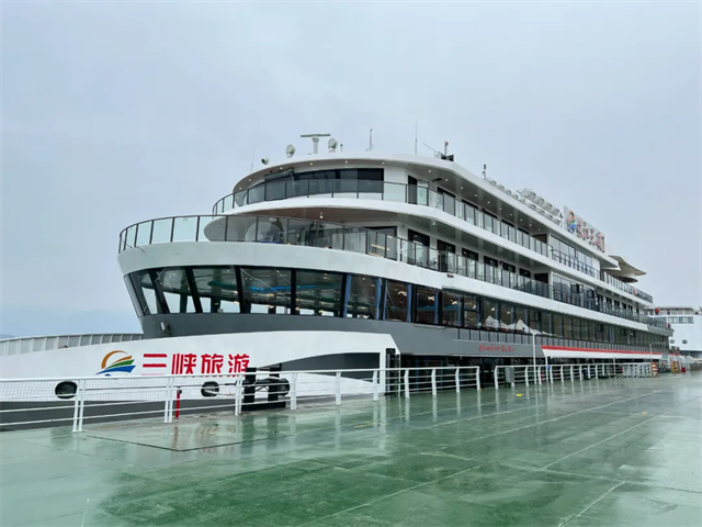 低碳又时髦 “长江三峡1”电动船解锁长江旅游新花样_fororder_图片1