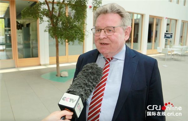 德国资深媒体人表示中国延长免签政策是重大利好消息_fororder_1