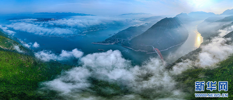 重慶：又到巫峽看雲時