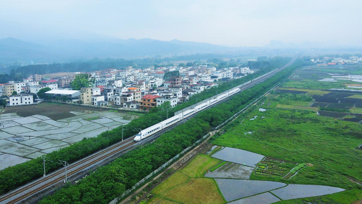 國鐵南寧局加開或重聯212列動車組服務“廣西三月三”_fororder_圖片9