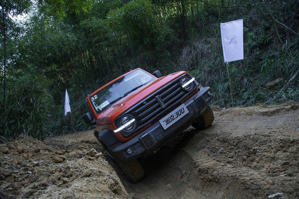 【汽车频道 资讯】硬派越野顶流之争 2024汽车越野极限挑战赛一触即发