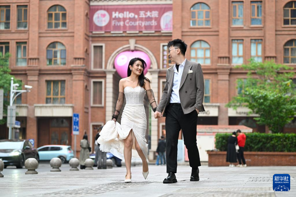 百年老街Citywalk 走进解放北路历史文化街区_fororder_20240511084393f9855c44c89766c93f402cecdd_20240511ca8fed5991be4ddcb6586b7fcf0d1bab