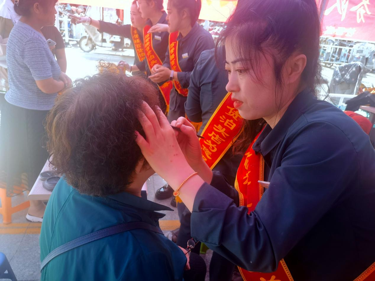 河北泊頭：母親節主題活動 奏響五月溫暖樂章_fororder_3