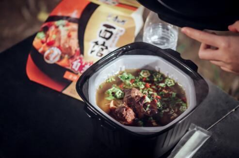 出门在外想吃上热乎面？康师傅Express速达面馆自热面拯救你